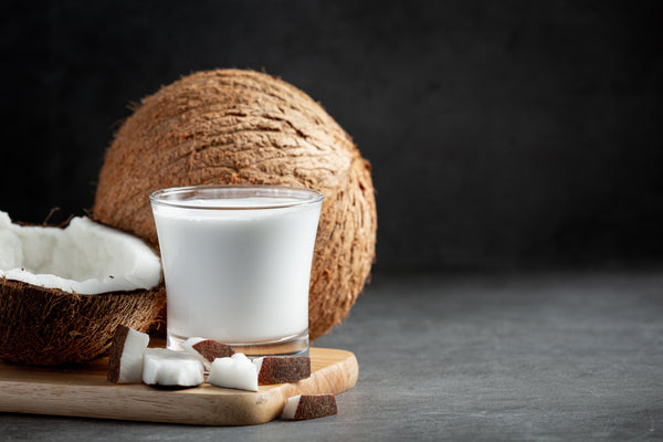 Coconut milk.jpg__PID:3c48308d-d863-4568-b2fd-b6f124cc4254